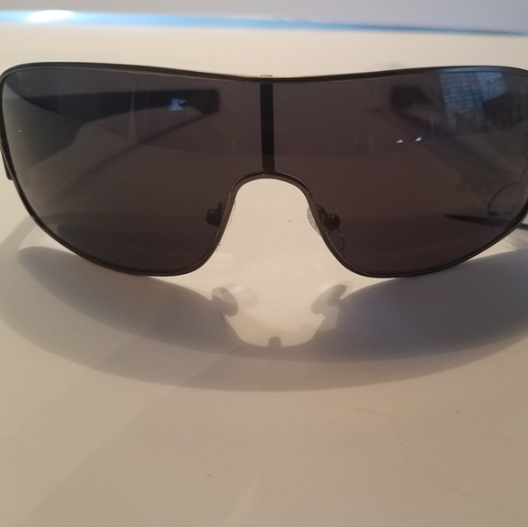 sunglasses - Picture 2 of 8